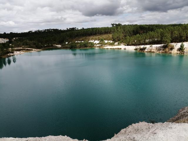 Balade au Lac de Guizengeard et ses 50 nuances de bleus - Guide de